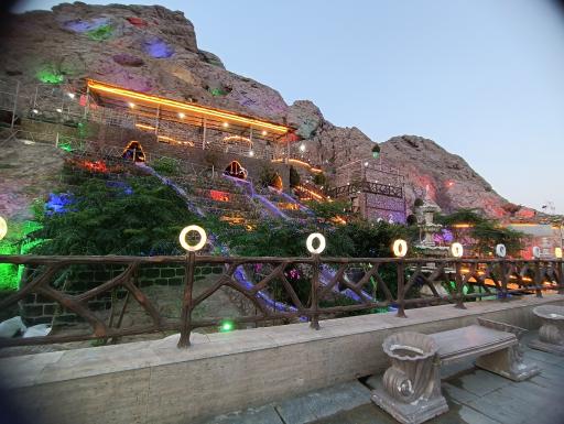 عکس رستوران بام هفت چشمه