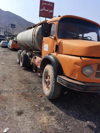 عکس استوک مرسدس رضا