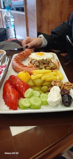 عکس کافه صبحانه بهنام