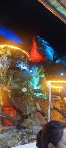 عکس رستوران بام هفت چشمه