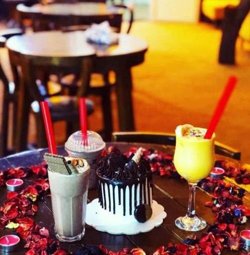 عکس کافه شاپ پاییز