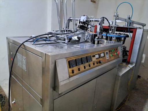 عکس لیوان کاغذی ملکان صنعت