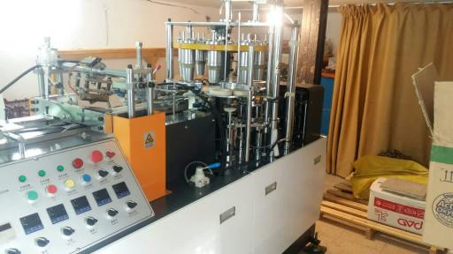 عکس لیوان کاغذی ملکان صنعت