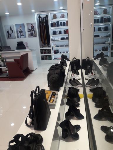 عکس نمایندگی چرم نیکلاس