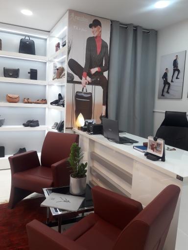 عکس نمایندگی چرم نیکلاس