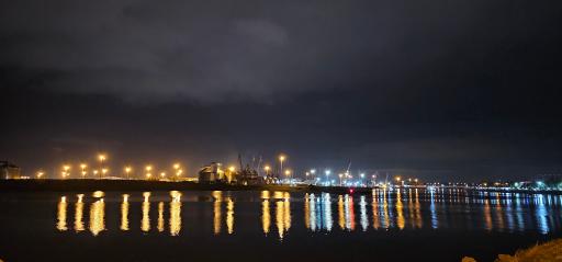 عکس فانوس دریایی موج شکن غربی