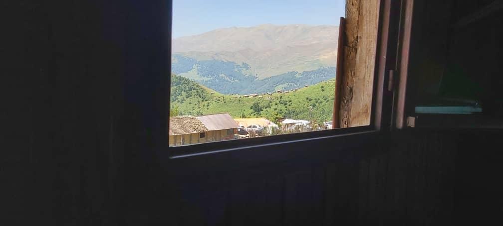 عکس کلبه جنگلی همایون استوار
