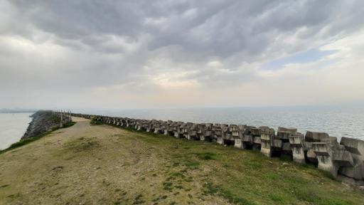 عکس فانوس دریایی موج شکن غربی