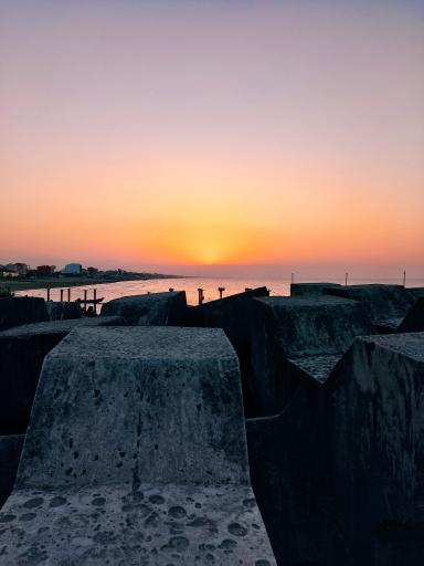 عکس فانوس دریایی موج شکن غربی