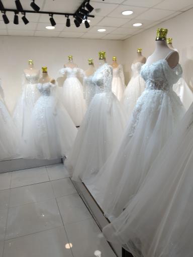 عکس مزون عروسیران 