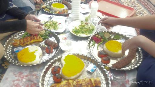 عکس رستوران و سفره خانه سنتی دربند