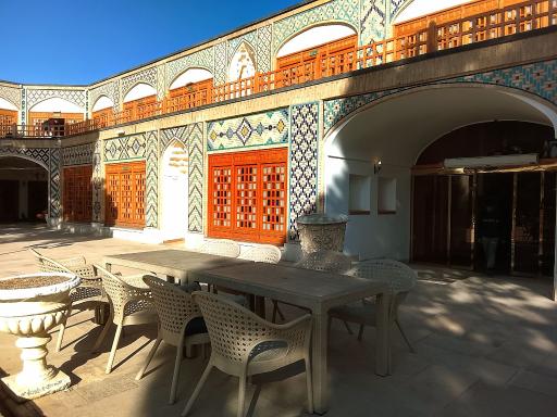 عکس رستوران هتل کاروانیکا