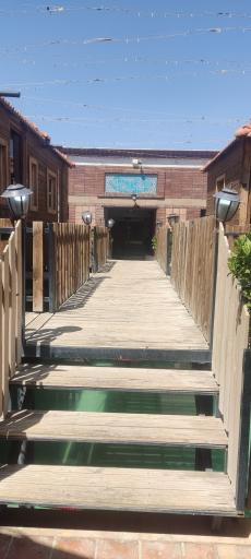 عکس مجتمع پذیرایی مزرعه گل