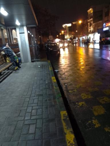 عکس ایستگاه اتوبوس بیمارستان هاشمی نژاد