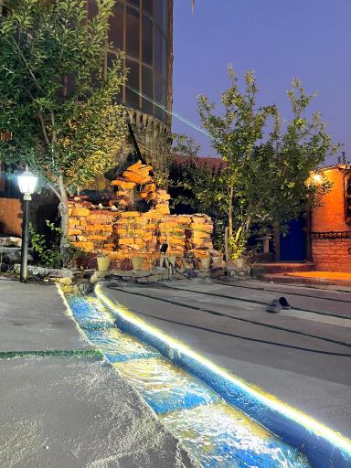 عکس باغ رستوران علیرضا فروزان