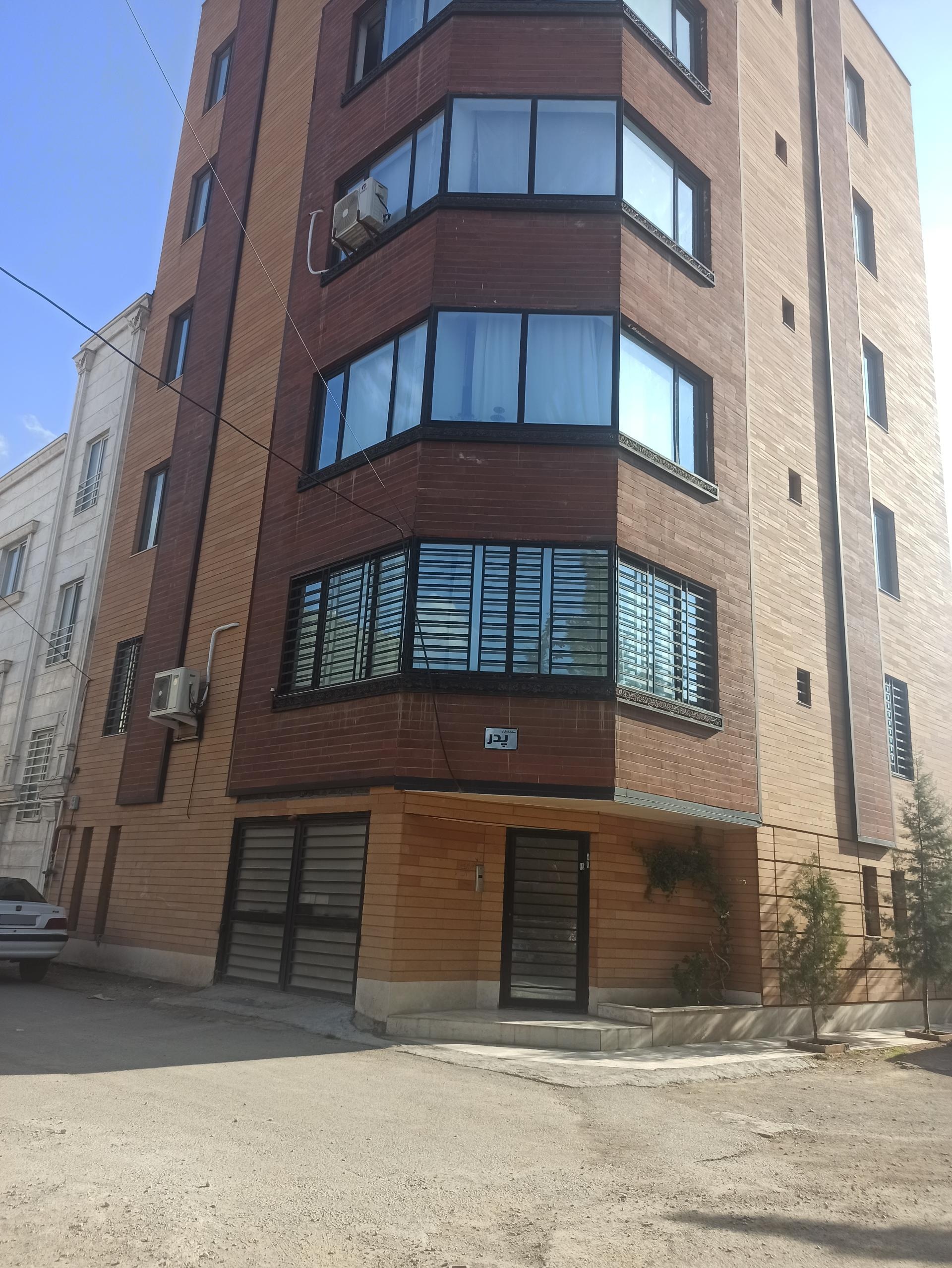 عکس ساختمان پدر