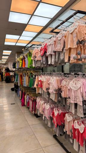 عکس مرکز خرید پوشاک حسین کوچولو