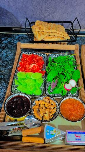 عکس کافه صبحانه آیسان