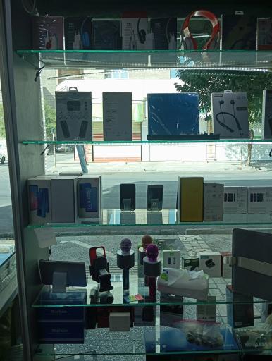 عکس موبایل معین