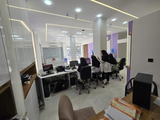 عکس آزمایشگاه تشخیص طبی بهارچابهار
