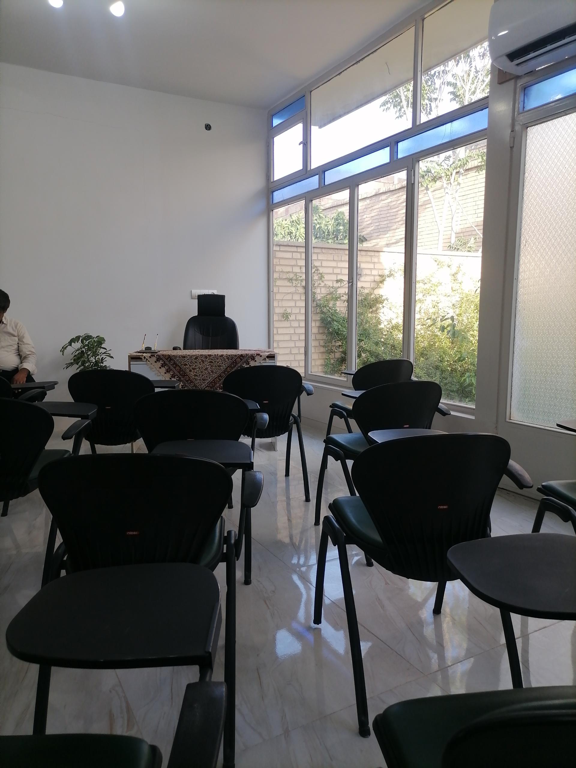 عکس آموزشگاه زیستن نو