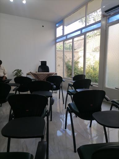 عکس آموزشگاه زیستن نو