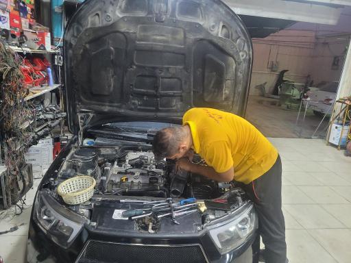 عکس امداد خودرو شبانه روزی و مجتمع تعمیرگاهی آریا