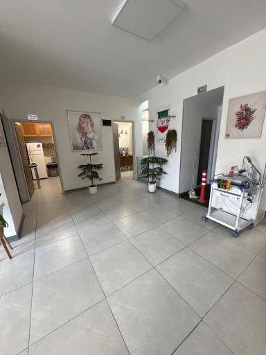 عکس درمانگاه شبانه روزی رشدیه