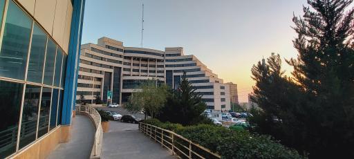 عکس دانشکده مدیریت دانشگاه آزاد تهران مرکز
