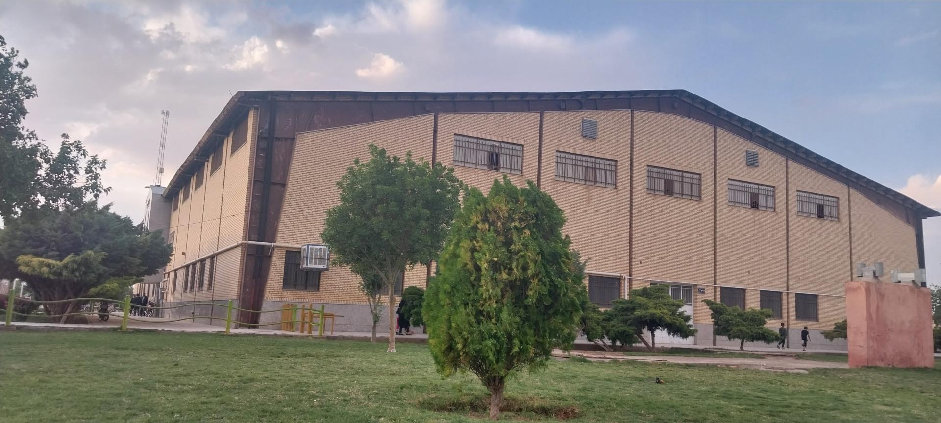 عکس سالن ورزشی رسالت