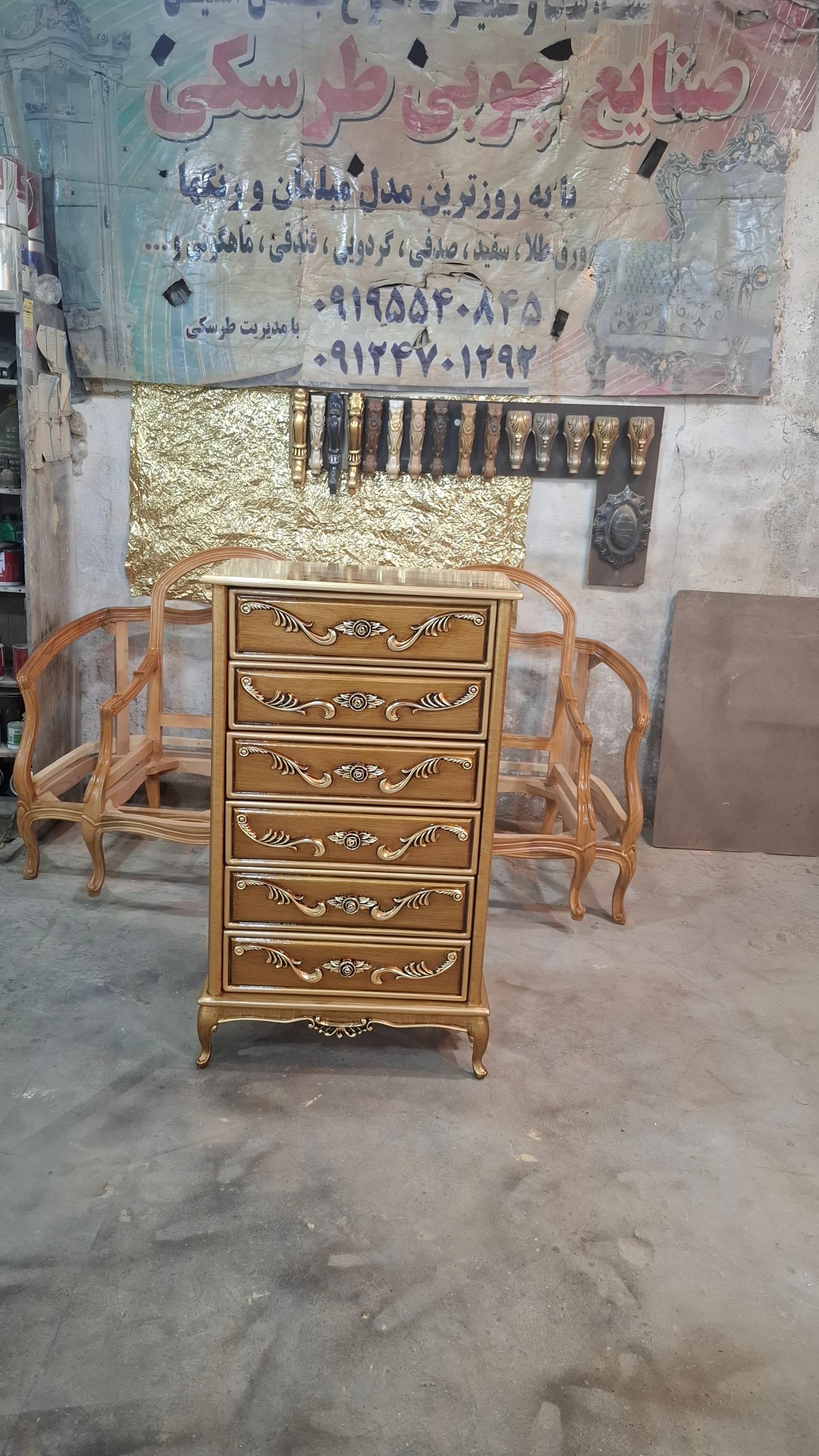 عکس تولیدی مبلمان کلاسیک وسلطنتی صنایع چوبی طرسکی 