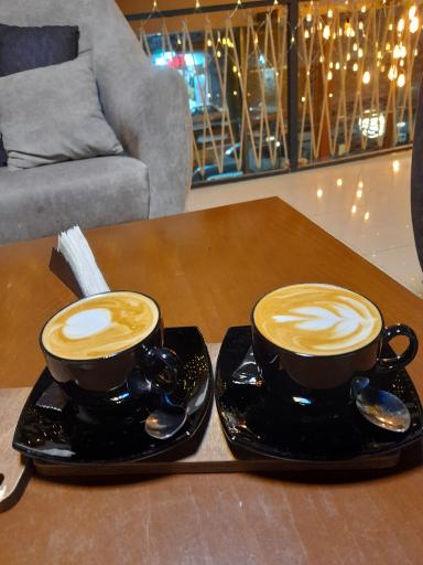عکس کافه کافینه
