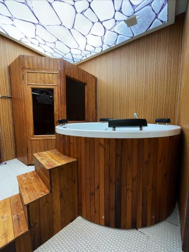 عکس سالن ماساژ سرزمین سلامتی