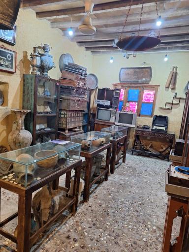 عکس تک بادگیر کیش