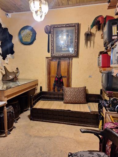 عکس تک بادگیر کیش