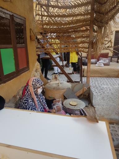 عکس تک بادگیر کیش