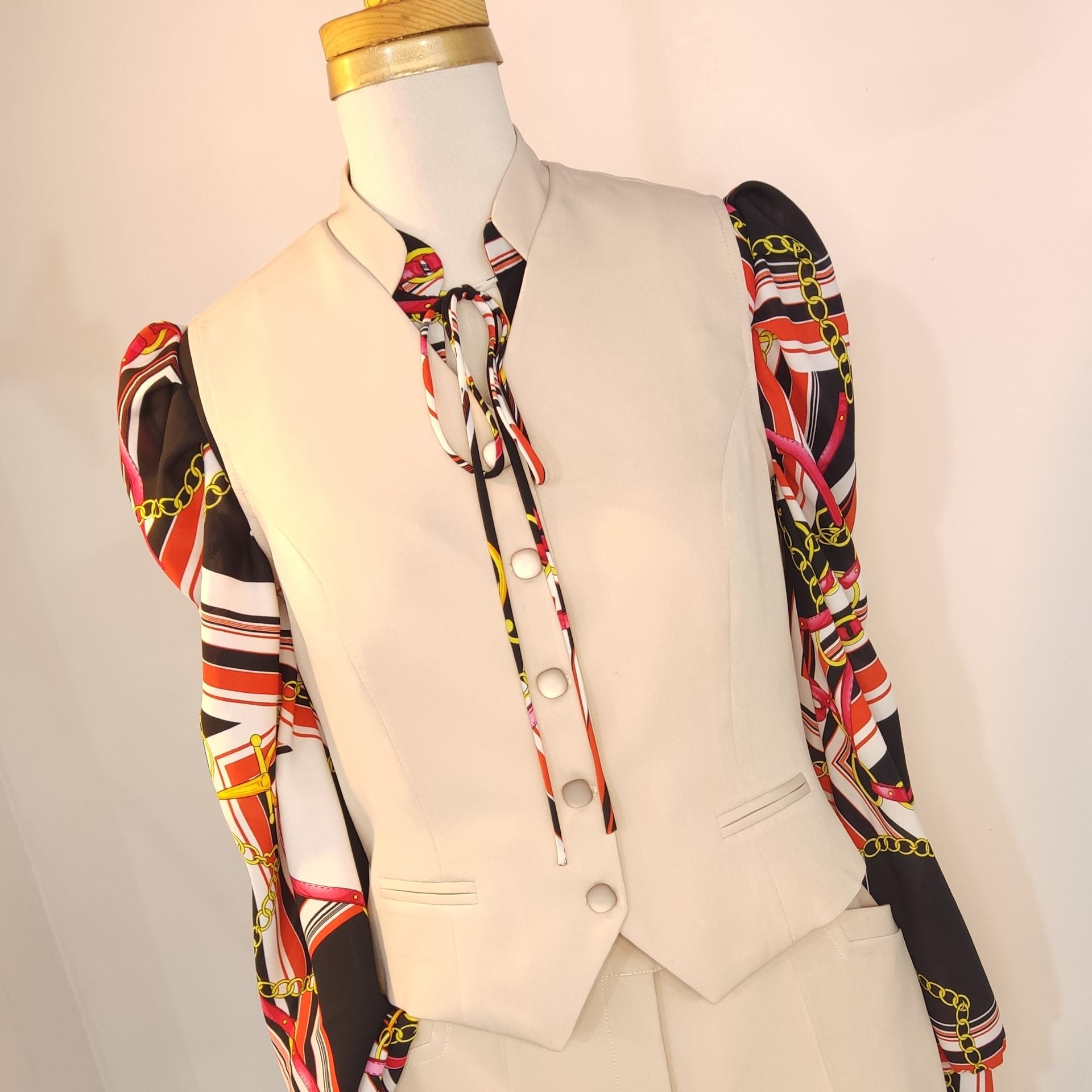 عکس کارگاه پوشاک زنانه درنیکا 