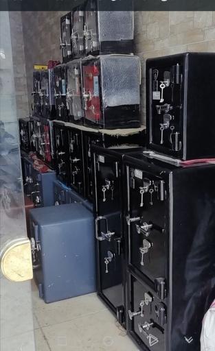 عکس فروشگاه شهر گاوصندوق