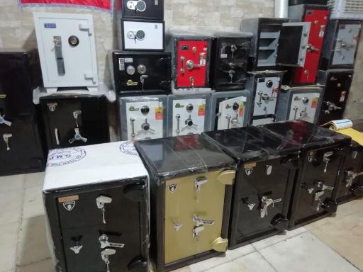 عکس فروشگاه شهر گاوصندوق