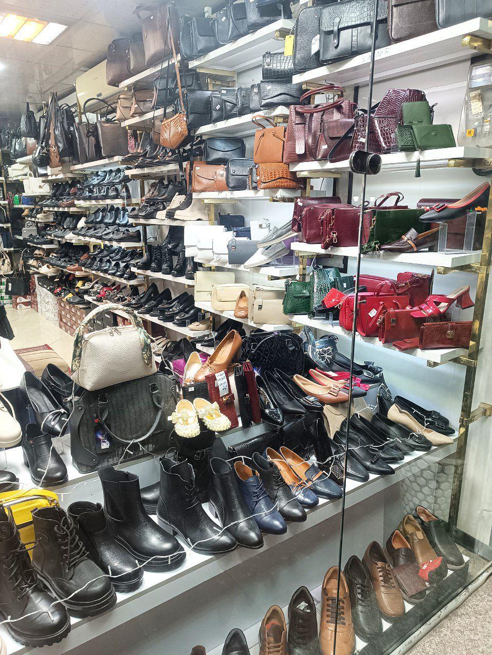 عکس فروشگاه کیف و کفش