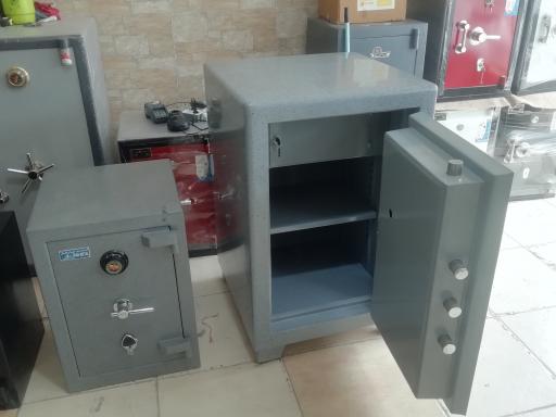 عکس فروشگاه شهر گاوصندوق