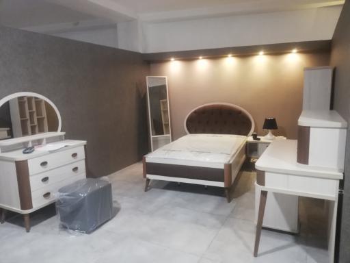 عکس فروشگاه مبلمان اتاق خواب سنا چوب