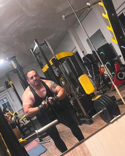 عکس باشگاه بدنسازی تلاش