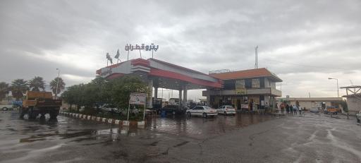 عکس پمپ بنزین