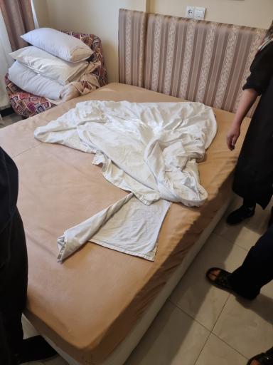 عکس هتل سپید