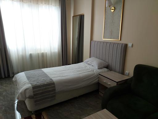 عکس هتل سپید