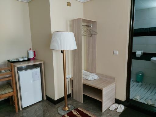 عکس هتل سپید