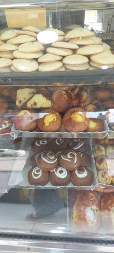 عکس کیک و نان بربری مسلم بابا