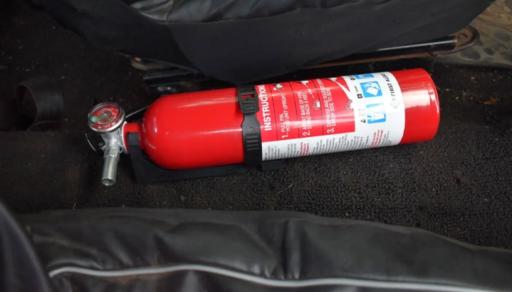 عکس شارژ کپسول آتش نشانی