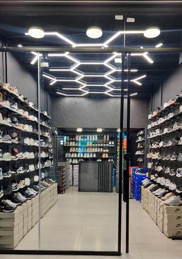 کفش و کتونی دِژان